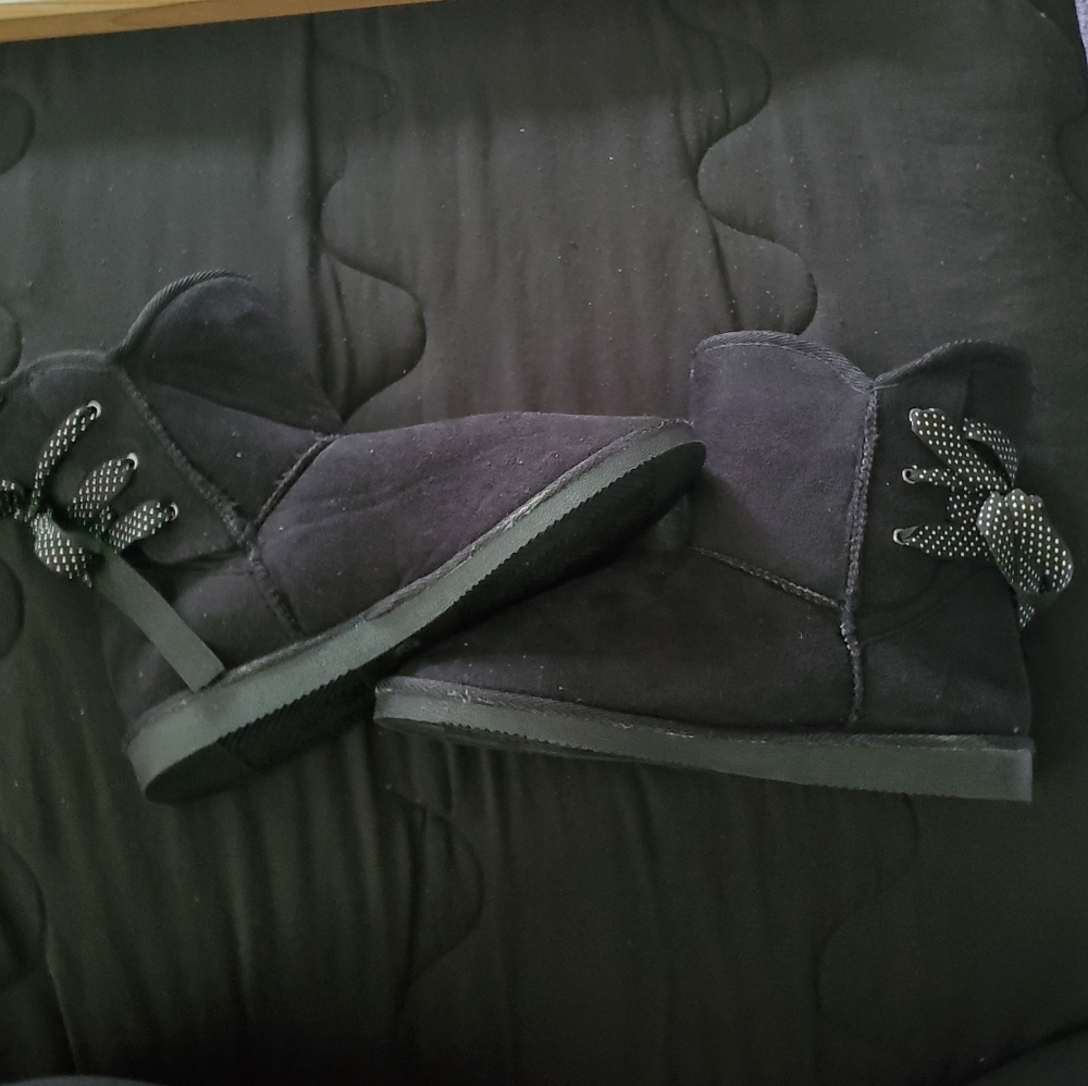 Black fur lined short boots